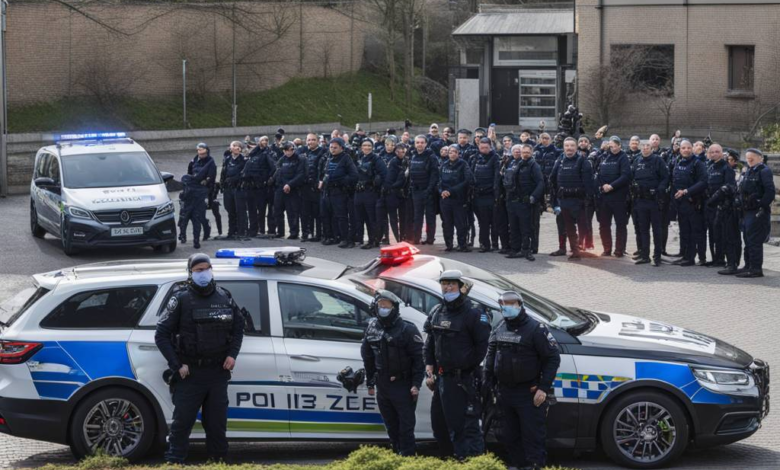 Hier stellt sich der Solingen-Attentäter der Polizei.