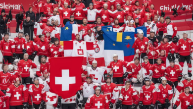 Das Wappen der Schweiz auf dem Eishockeytrikot: Gericht wartet auf Politik