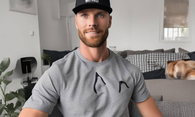 Deutsch: Influencer Andrew Tate erneut unter Hausarrest gestellt