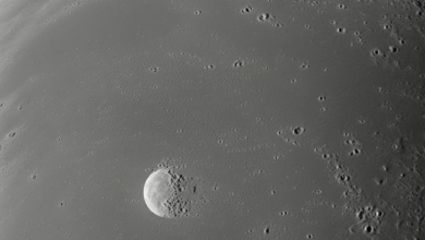 Erster Satellit umkreist Mond und Erde in einem Flug