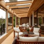 Loungebereich am Indoor Pool des Asaya Spa