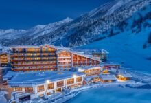 Hochfirst – The Luxury Mountain Resort in Obergurgl, direkt an der Piste im Schnee.