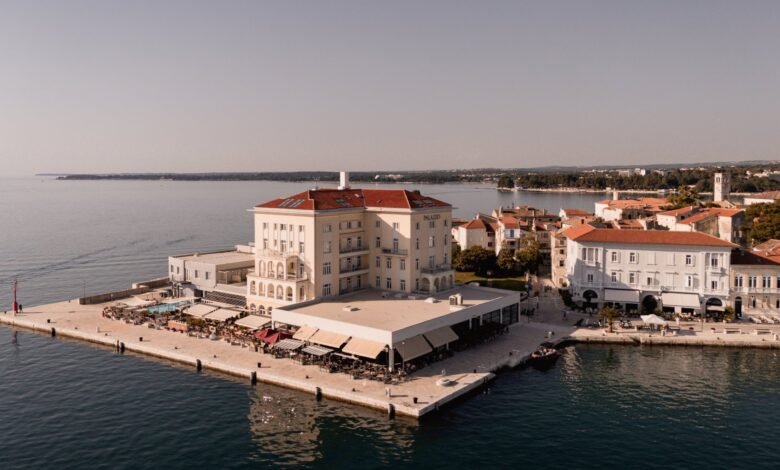 Das BO Hotel Palazzo in erster Meereslage im historischen Stadtkern von Poreč, Istrien.